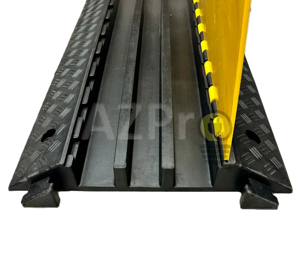 Protector Cable Piso 3 Canales 9 Toneladas Ton para Cable Yellow Jacket SIS-PC-3 Azpro - Electrónica > Audio > Equipos